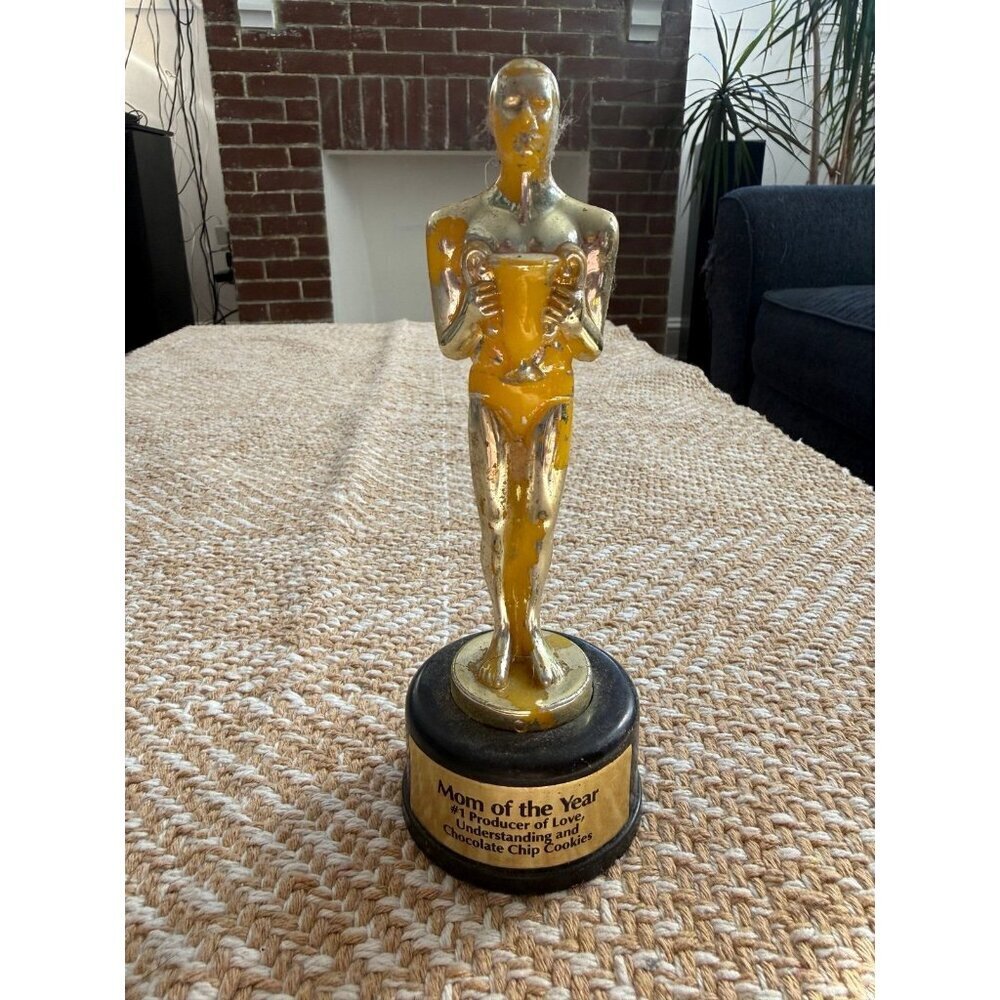 Paula, Mom of the year trophy